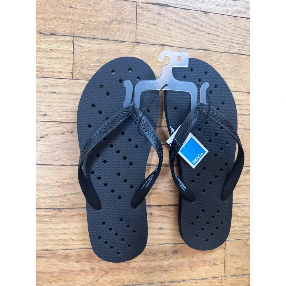 Room Essentials Black Shower Shoes Water Draining Flip Flops Mens 7-8 Womens 8-9